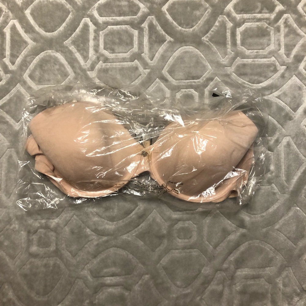 BNWT Victorias Secret Nude Bra